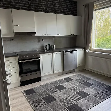 公寓 Hinkula - Syvaeraumankatu 35 *